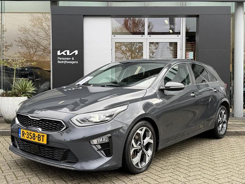 Grijs Occasion 2022 Kia Ceed Hatchback | € 18.645 (Goede deal) - Afbeelding 1/4