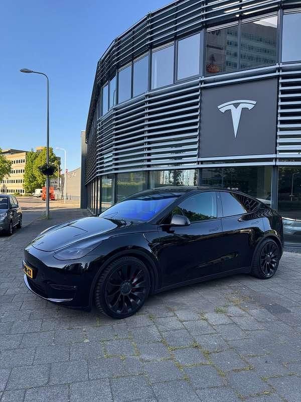 Zwart Occasion 2022 Tesla Model Y Performance SUV | € 39.999 - Afbeelding 1/4
