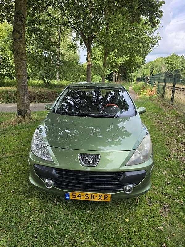 Gebruikt 2005 Peugeot 307 CC Tendance Cabriolet | € 2.000 (Eerlijke prijs) - Afbeelding 1/4
