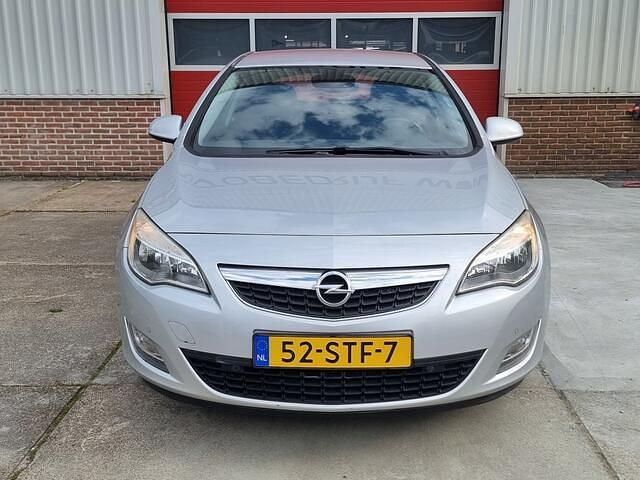 Occasion Opel Astra Edition 95 PK (69 kW) 2011 Grijs Hatchback