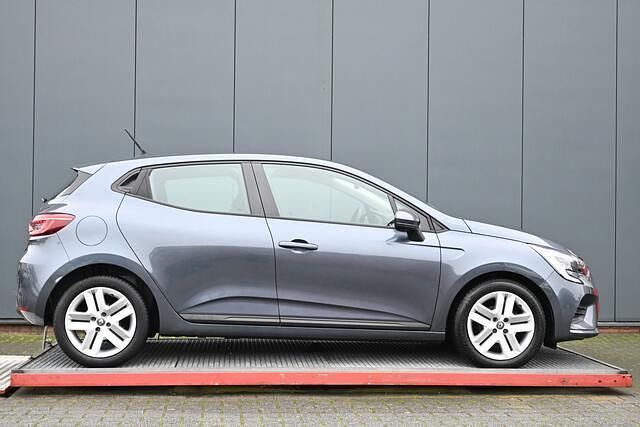 Occasion Renault Clio V Zen 93 PK (68 kW) 2021 Grijs Hatchback