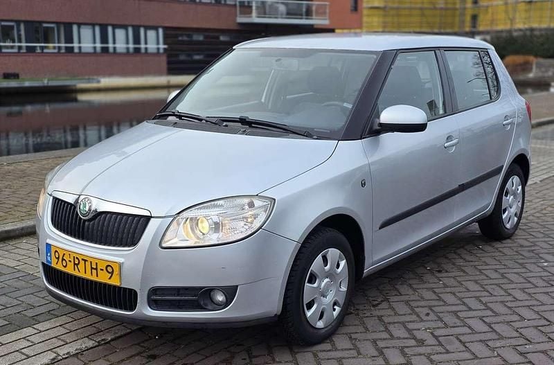 Occasion Skoda Fabia 60 PK (44 kW) 2010 Grijs Hatchback
