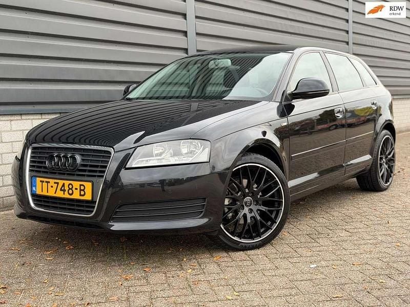 Zwart Gebruikt 2010 Audi A3 Sportback Ambition Hatchback | € 4.750 (Goede deal) - Afbeelding 1/4