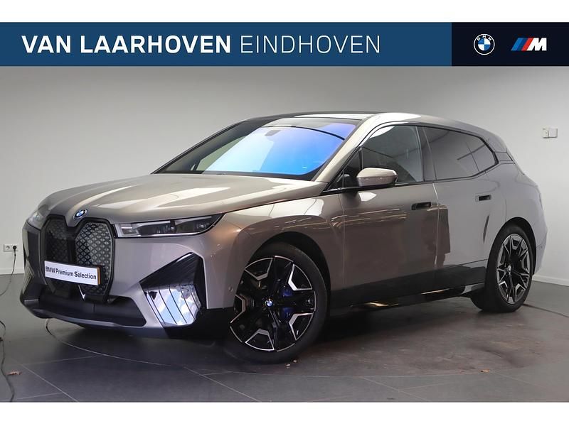 Grijs Gebruikt 2023 BMW iX Comfort Edition SUV | € 69.950 (Duur) - Afbeelding 1/4