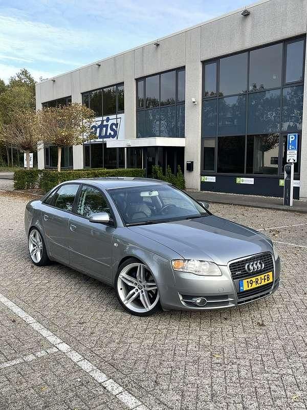 Zilver Gebruikt 2005 Audi A4 S-Line Sedan | € 4.800 (Iets duurder) - Afbeelding 1/4