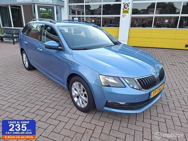 Blauw Occasion 2018 Skoda Octavia Business Line Stationwagen | € 14.500 (Iets duurder) - Afbeelding 1/4