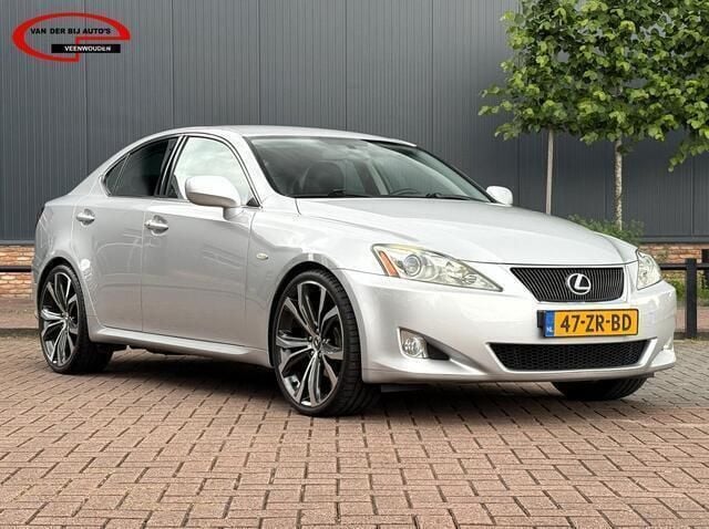 Grijs, metallic lak Gebruikt 2008 Lexus IS250 Business Edition Sedan | € 10.950 (Eerlijke prijs) - Afbeelding 1/4