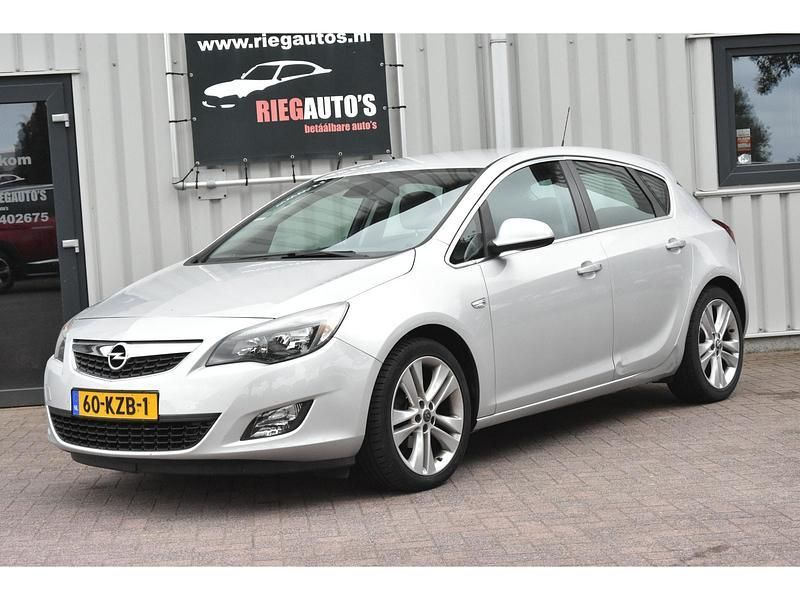 Grijs Gebruikt 2010 Opel Astra Sport Hatchback | € 3.950 (Eerlijke prijs) - Afbeelding 1/4