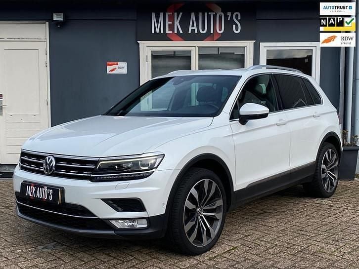 Wit Gebruikt 2017 VW Tiguan Highline SUV | € 18.944 (Goede deal) - Afbeelding 1/4