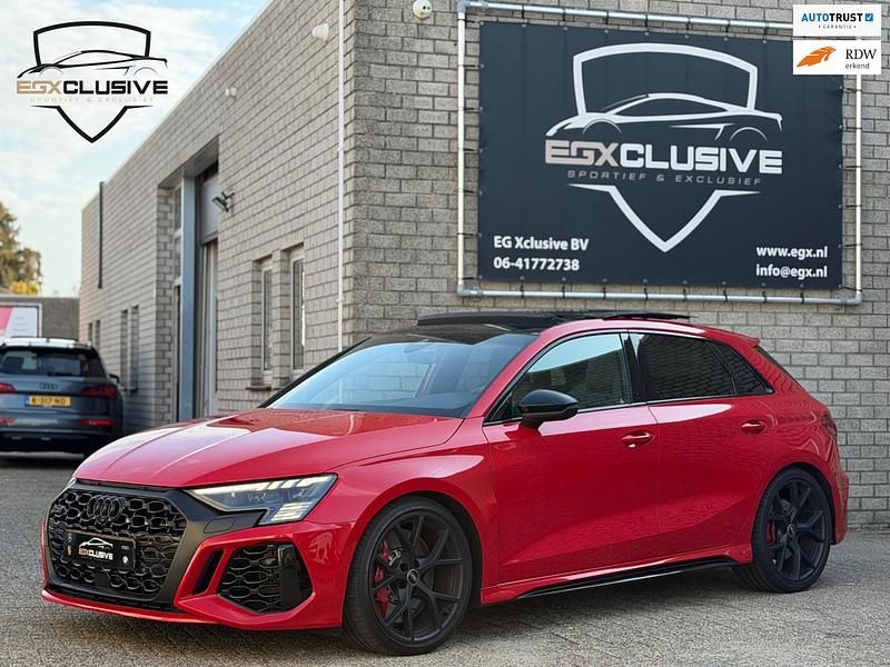 Rood Gebruikt 2022 Audi RS3 Sedan | € 56.500 (Eerlijke prijs) - Afbeelding 1/4