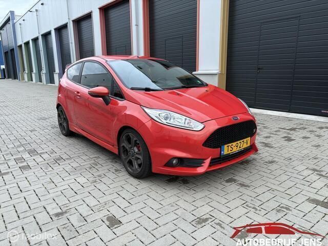 Oranje Gebruikt 2016 Ford Fiesta ST Hatchback | € 9.275 (Goede deal) - Afbeelding 1/4