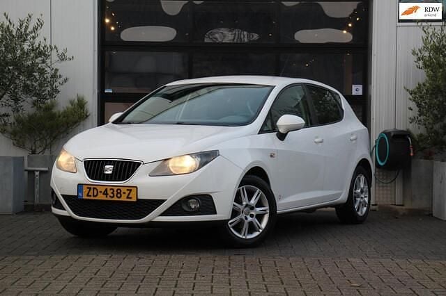 Hatchback Gebruikt 2011 Seat Ibiza Reference Hatchback | € 2.495 (Super prijs) - Afbeelding 1/4