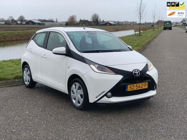 Wit Gebruikt 2018 Toyota Aygo Hatchback | € 8.950 (Eerlijke prijs) - Afbeelding 1/4