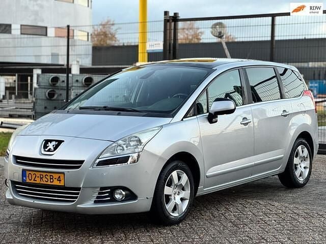 Grijs Gebruikt 2010 Peugeot 5008 MPV | € 2.795 (Super prijs) - Afbeelding 1/4