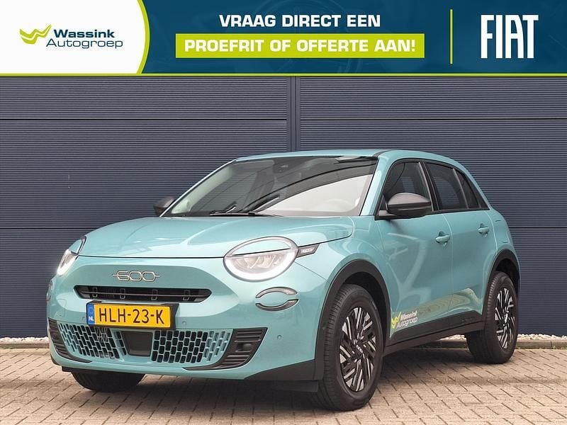 Blauw Nieuw 2025 Fiat 600 Urban SUV | € 25.890 (Super prijs) - Afbeelding 1/4