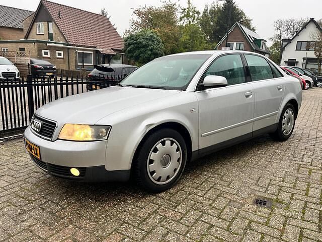 Grijs Gebruikt 2004 Audi A4 Sedan | € 699 (Goede deal) - Afbeelding 1/4