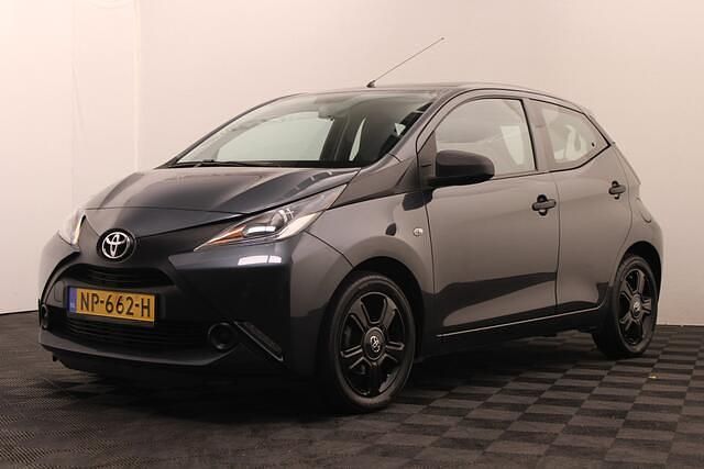 Occasion Toyota Aygo 69 PK (50 kW) 2017 Grijs Hatchback
