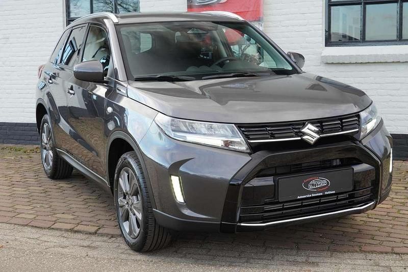 Nieuw Suzuki Vitara 110 PK (80 kW) 2025 Grijs SUV