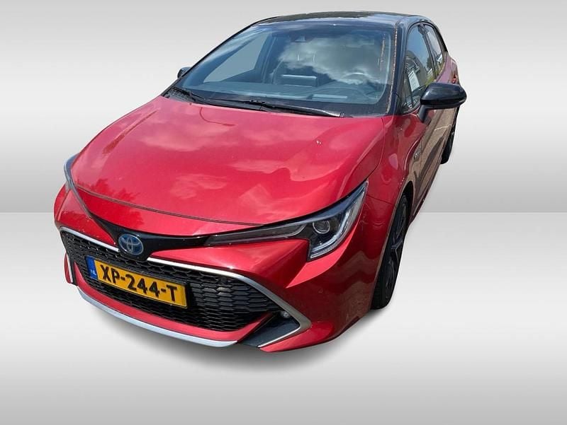 Occasion Toyota Corolla Executive 98 PK (72 kW) 2019 Rood (metallic) Hatchback