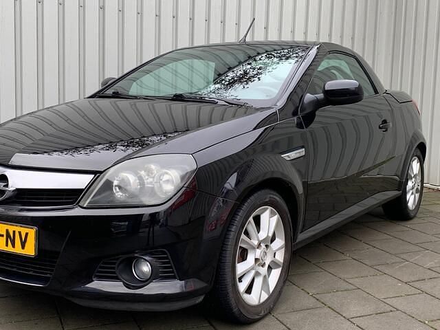 Occasion Opel Tigra Cosmo 90 PK (66 kW) 2005 Zwart (metallic) Cabriolet