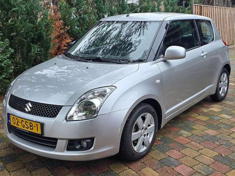 Zilver Gebruikt 2008 Suzuki Swift Exclusive Hatchback | € 4.450 (Goede deal) - Afbeelding 1/4