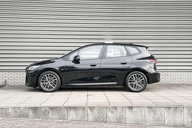 Occasion BMW 220 M Sport 170 PK (125 kW) 2023 Zwart (metallic) Stationwagen