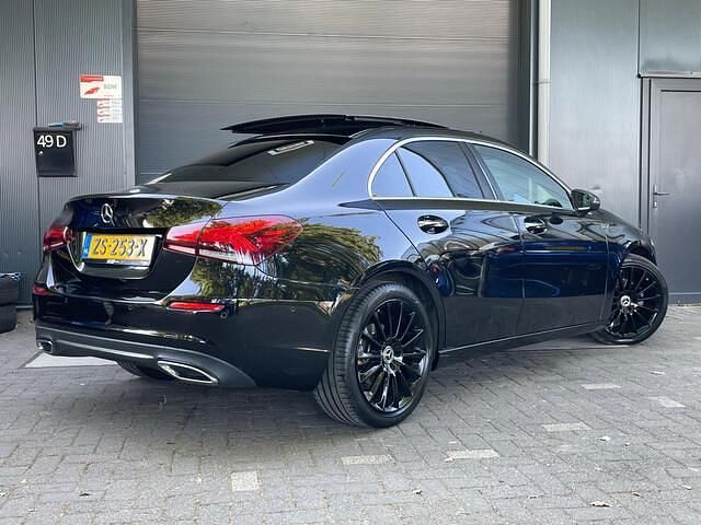 Occasion Mercedes A180 Premium Plus 116 PK (85 kW) 2019 Zwart Sedan