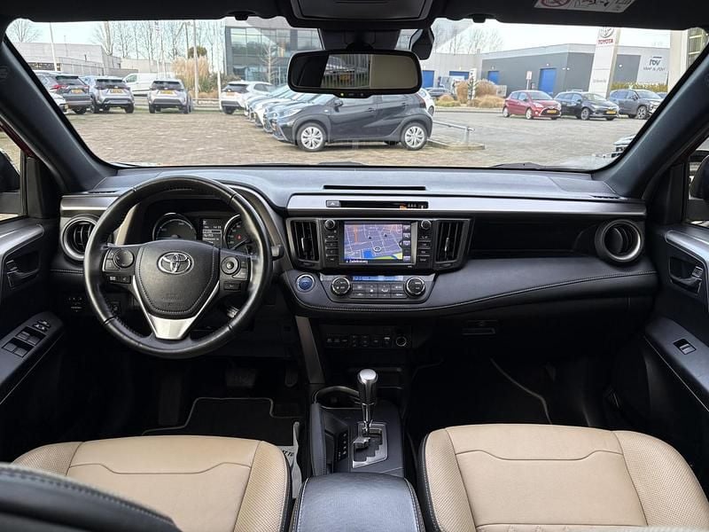 Occasion Toyota RAV4 Hybrid Business Edition 197 PK (144 kW) 2018 Rood SUV