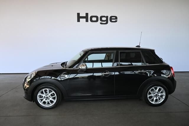 Occasion Mini ONE Business 102 PK (75 kW) 2017 Zwart, metallic lak Hatchback