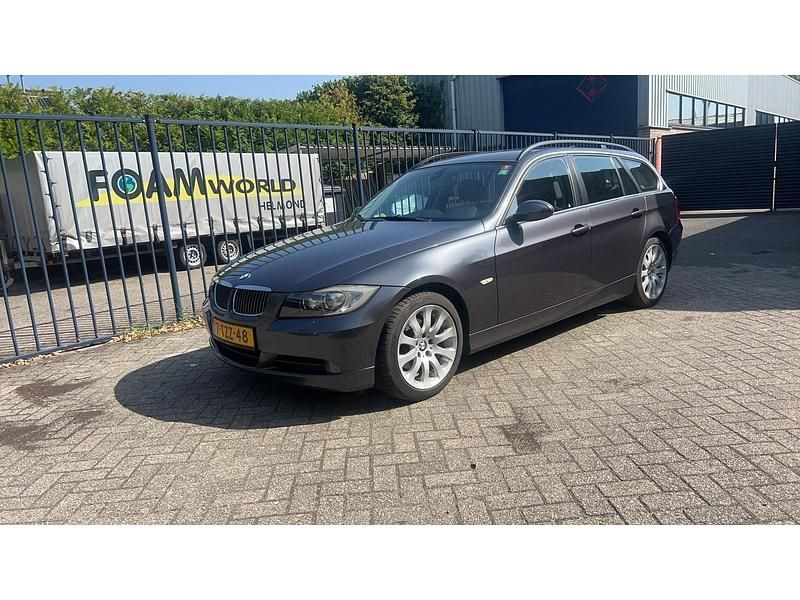 Grijs Gebruikt 2006 BMW 325 Stationwagen | € 2.950 (Super prijs) - Afbeelding 1/4