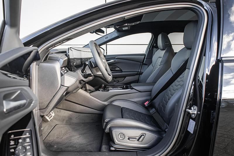 Nieuw Audi A6 e-tron S-Line 269 kW (367 PK) 2025 Zwart Stationwagen