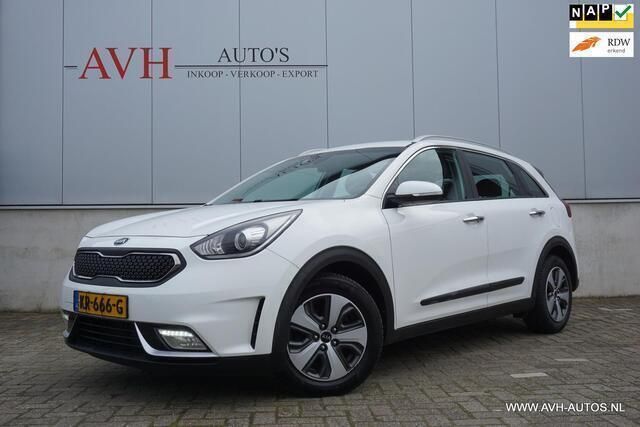 Wit, metallic lak Gebruikt 2016 Kia Niro First Edition SUV | € 12.950 - Afbeelding 1/4