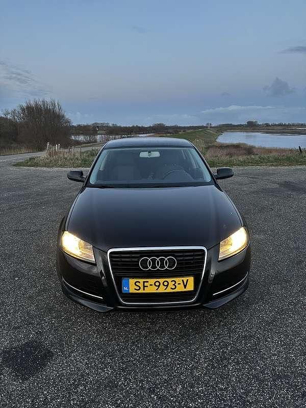 Zwart Gebruikt 2010 Audi A3 Ambiente Stationwagen | € 4.000 (Eerlijke prijs) - Afbeelding 1/4