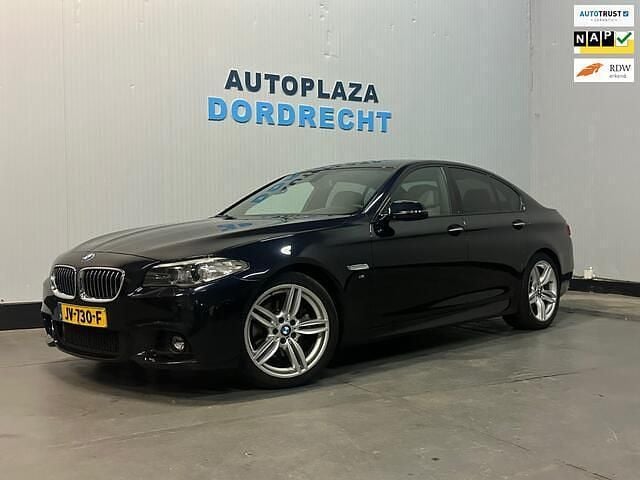 Zwart Gebruikt 2016 BMW 520 Executive Sedan | € 17.745 (Eerlijke prijs) - Afbeelding 1/4