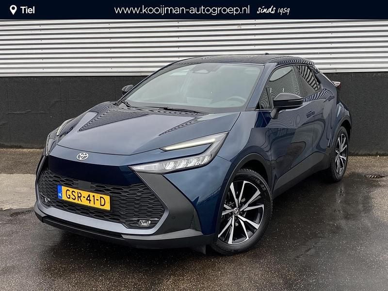 Midnight teal metallic (blauw metallic) Gebruikt 2024 Toyota C-HR SUV | € 32.900 (Super prijs) - Afbeelding 1/4
