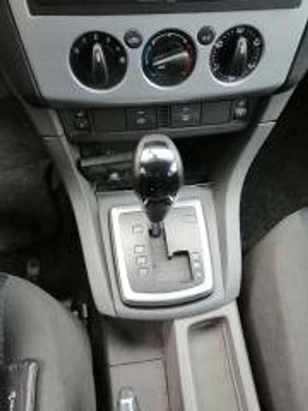 Grijs Gebruikt 2007 Ford Focus Futura Stationwagen | € 1.250 (Super prijs) - Afbeelding 1/4