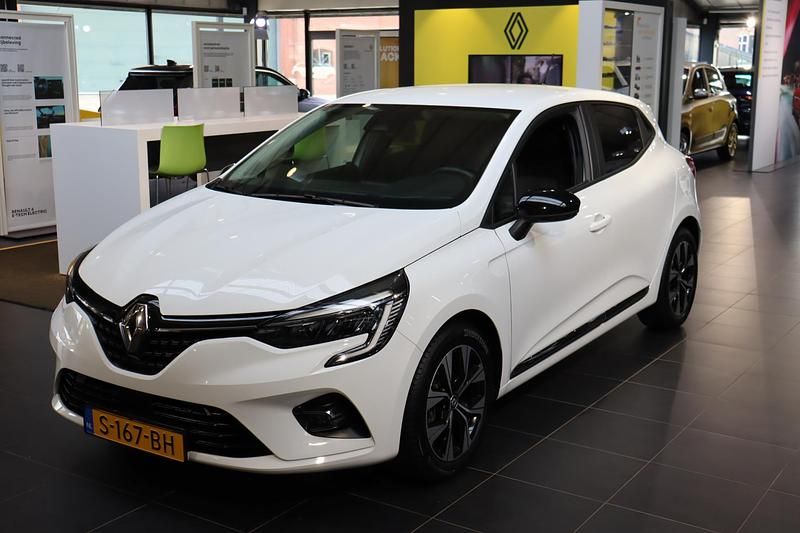 Wit Gebruikt 2022 Renault Clio V Evolution Hatchback | € 15.700 (Eerlijke prijs) - Afbeelding 1/4