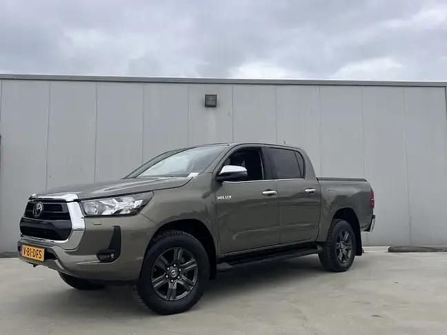 Gebruikt 2024 Toyota HiLux Premium Pickup | € 44.999 (Goede deal) - Afbeelding 1/4