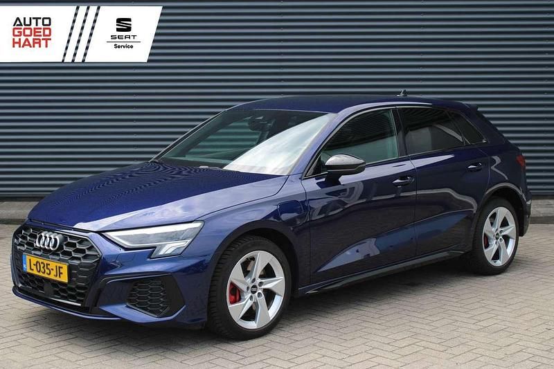 Blauw Gebruikt 2021 Audi A3 Sportback e-tron Competition Sedan | € 28.895 (Eerlijke prijs) - Afbeelding 1/4