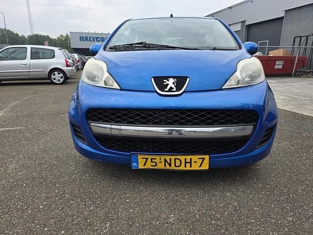 Blauw Gebruikt 2010 Peugeot 107 Urban Move Hatchback | € 1.899 (Goede deal) - Afbeelding 1/4