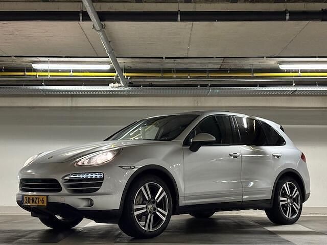 Grijs Occasion 2011 Porsche Cayenne SUV | € 21.750 (Duur) - Afbeelding 1/4