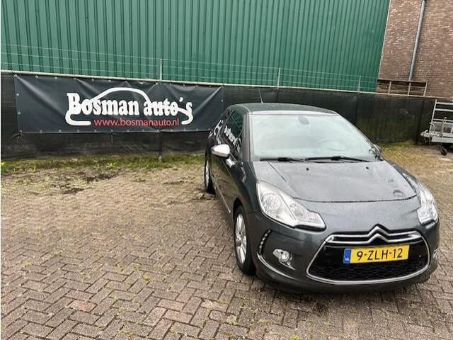 Grijs Gebruikt 2015 Citroën DS3 So Chic Hatchback | € 5.250 (Goede deal) - Afbeelding 1/4