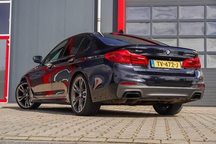 Zwart (metallic) Gebruikt 2018 BMW M550 Executive Sedan | € 36.900 (Super prijs) - Afbeelding 1/4