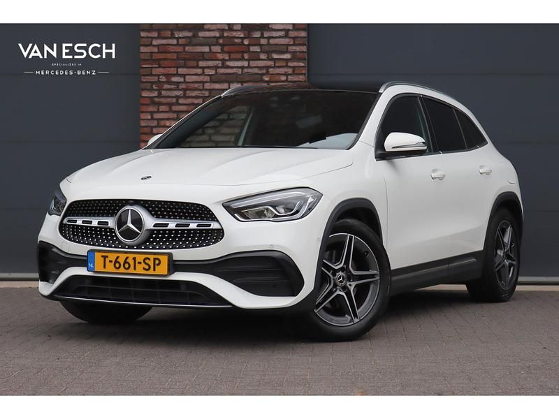 Wit Occasion 2023 Mercedes GLA200 Business SUV | € 32.500 - Afbeelding 1/4