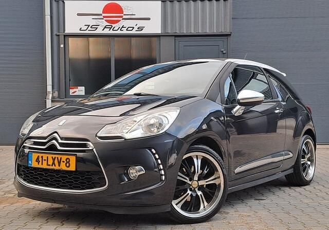 Zwart, metallic lak Gebruikt 2010 Citroën DS3 Hatchback | € 3.950 (Iets duurder) - Afbeelding 1/4