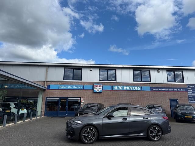 Grijs Gebruikt 2021 BMW 218 Executive Coupé | € 20.950 (Eerlijke prijs) - Afbeelding 1/4