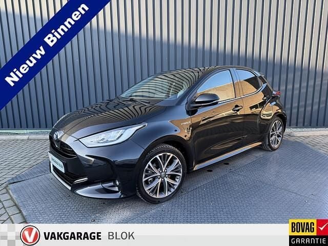 Occasion Toyota Yaris Executive 116 PK (85 kW) 2022 Zwart Hatchback