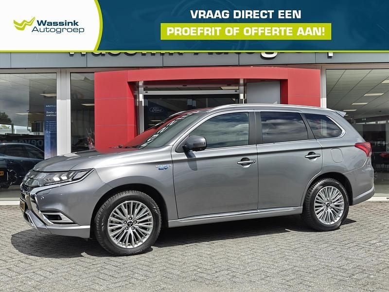 Grijs Gebruikt 2018 Mitsubishi Outlander P-HEV Instyle SUV | € 22.735 (Eerlijke prijs) - Afbeelding 1/4