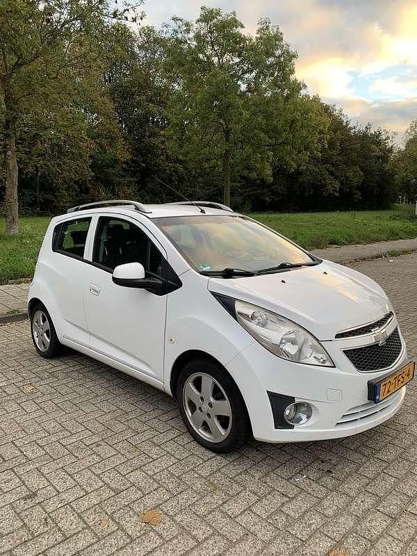 Wit Gebruikt 2012 Chevrolet Spark LS Hatchback | € 999 (Eerlijke prijs) - Afbeelding 1/4