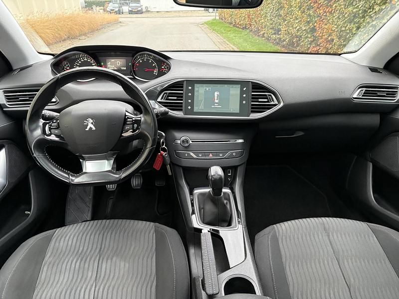 Occasion Peugeot 308 112 PK (82 kW) 2018 Rood Stationwagen